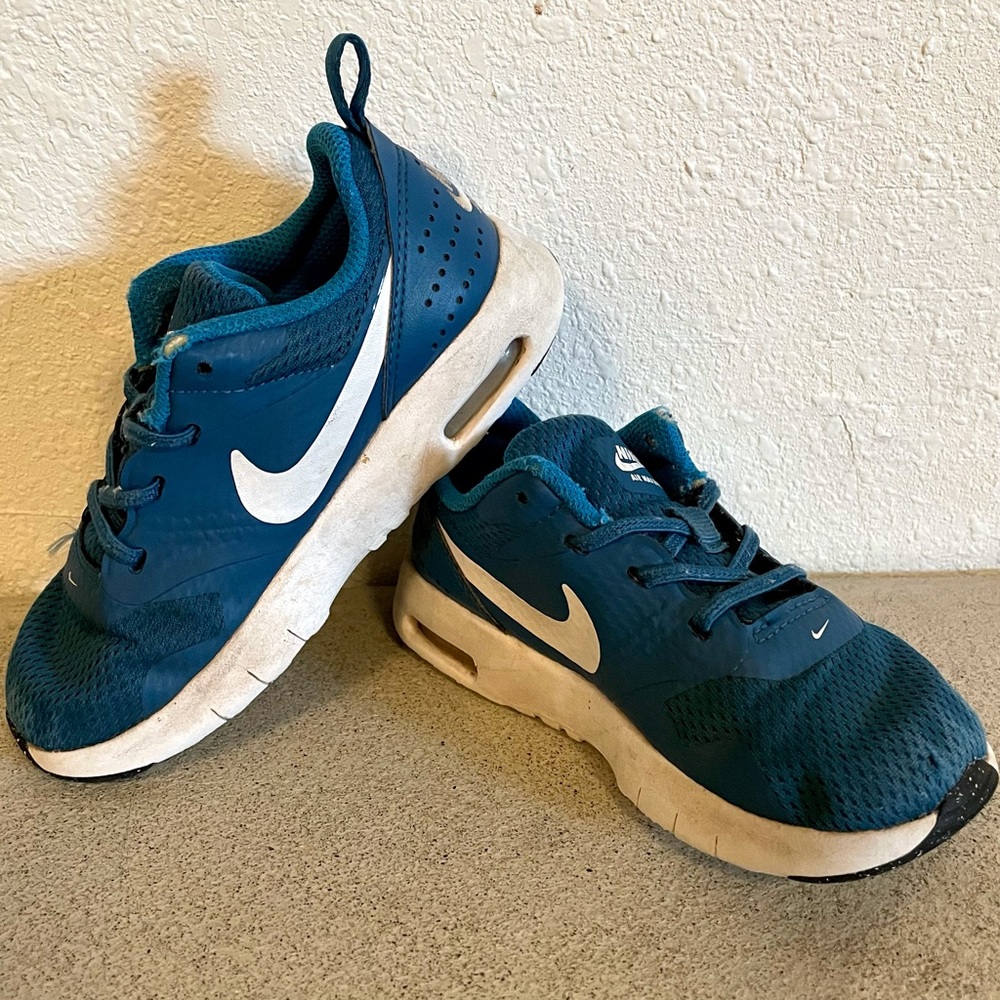 Boys Nike Air Max Tavas